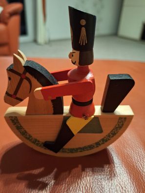 niedlicher kleiner Reiterlein aus dem Erzgebirge -Reiterlein auf Pferd