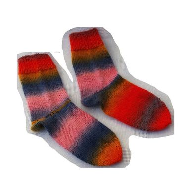 1 Paar handgestrickte Kindersocken Größe 30/31 - Verlaufsfarben