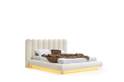 Modernes Doppelbett mit stabilem Rahmen und elegantem Design