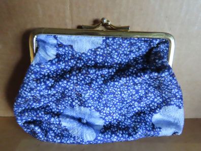 Tasche Theatertasche Schminktasche Blautöne Stoffbezug Klippverschluß