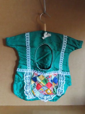 Wäscheklammerbeutel Wäscheklammerkleid grün mit Schürze am Kleiderbügel