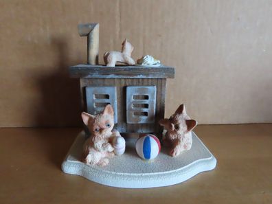 Figur drei Katzen spielen am Ofen ca.11 cm H Gilde Handwerk