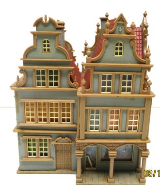 Spur N Fertigmodell Stadthaus von Vollmer, mit barockem Doppelgiebel