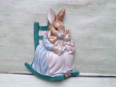 Beatrice Potter Mrs Rabbit (C) F.W.&Co 1990 Porzellan ca 18cm Hasen Schaukelstuhl