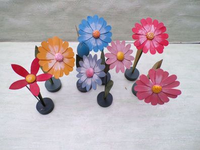 8 alte Deko Blumen Blüten filigrane farbenfrohe handbemalte aus Holz ca 16cm