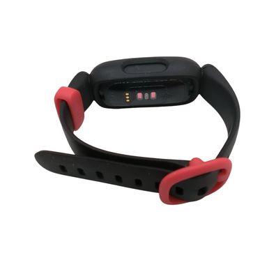 Fitbit Ace 3 Activity Tracker für Kinder bis zu 8 Tage Akkulaufzeit Schwarz/Rot
