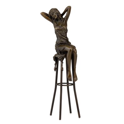 Bronzefigur Lady auf einem Barhocker 28cm