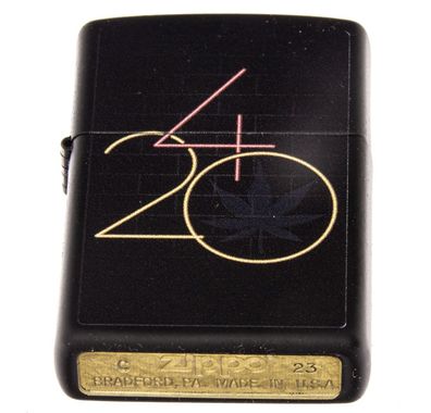 ZIPPO schwarz matt Design 420 Glow in the Dark 60006904