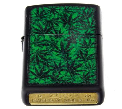 ZIPPO schwarz matt Cannabis Glow in the Dark 60006781