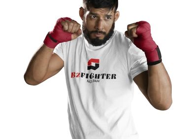 B2FIGHTER T-Shirt "The Bold Statement" Baumwolle Farbauswahl aus Schwarz oder Weiß