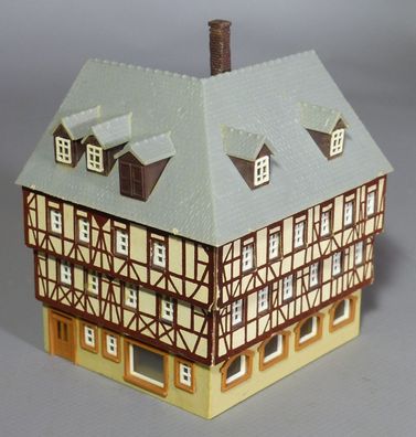Kibri Spur N 7082 - Stadthaus Altstadthaus Eckhaus Fachwerkhaus GEBAUT