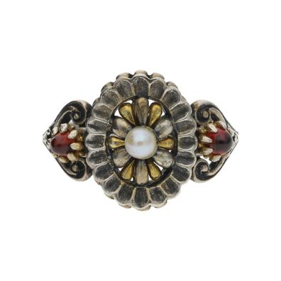 Trachtenring Silber 835 Granat und Süßwasser Zuchtperle Second Hand 25322809 getragen