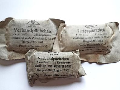 DDR NVA Verbandpäckchen verschiedene Jahre