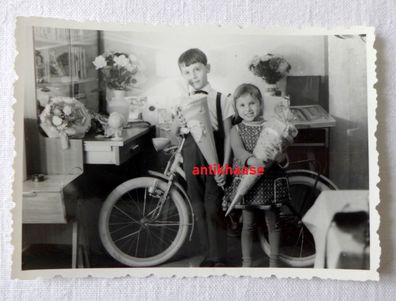 DDR Foto Schulanfang Geschenk Fahrrad Zuckertüte