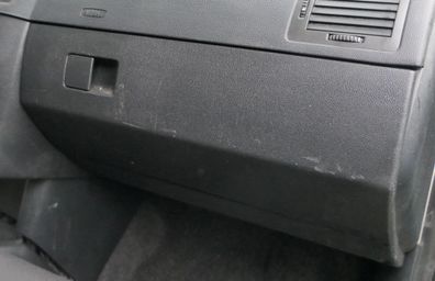 Skoda Fabia 6Y Deckel Klappe für Handschuhfach Handschuhfachdeckel - Kratzer