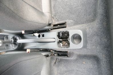 Skoda Fabia 5J Mitteltunnel Tunnel Becherhalter Mittelkonsole 5J0863241B 47H