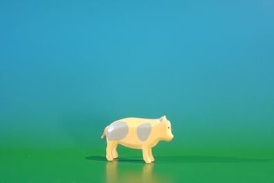 Holzfigur Reifentier Schwein Höhe 3,3cm NEU Reifenspielzeug Spielzeug Fahrtier