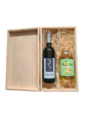 Steinhauser Williams Likör und Welschriesling in einer Holzbox