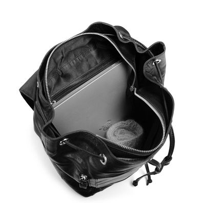 muud Gimo Rucksack aus Leder in Schwarz 38 x 39 cm