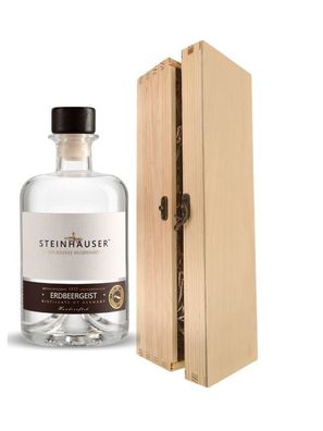 Steinhauser Bodensee Erdbeergeist in einer Holzbox mit Verschluss