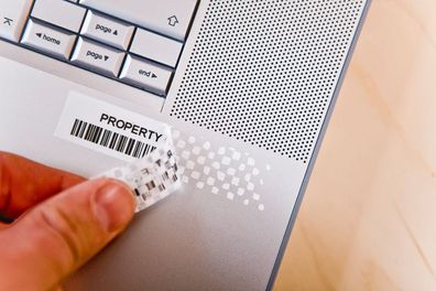 Siegelband TZe-SE4 (lam.) Schwarz auf Weiß BxL 18mm x 8m