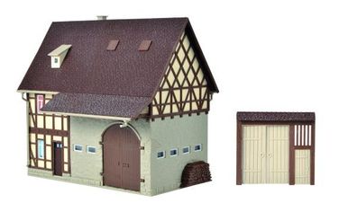 Vollmer 43731 H0 Bauernhaus mit Scheune und Spur H0