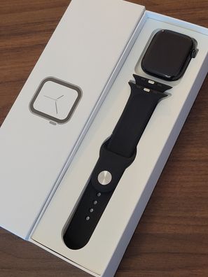 Apple Watch Series 10 GPS 42 mm Diamantschwarz / Smartwatch / 36 Monate Gewähr
