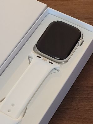 Apple Watch Series 10 (46 mm) Silber GPS / Smartwatch / 36 Monate Gewähr