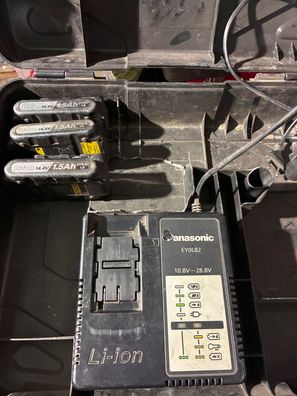 Schnelladegerät Panasonic EY0L82 10,8V - 28,8V Li-ion mit 3 Akkus (20)DC