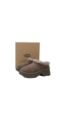 UGG Slipper in Graubraun mit Heel