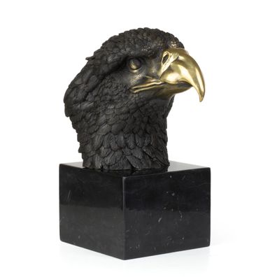 Bronzeskulptur Adlerkopf frontal aus Bronze auf Marmorsockel H 27 cm Tierbüste