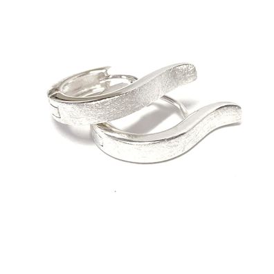 sportliche KlappCreolen in 925 Silber länglich teilw. mattiert