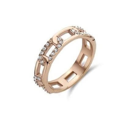 Victoria Rosegold-farbener Ring mit weißen Steinen