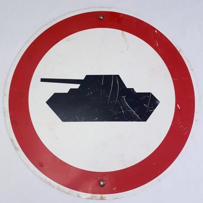 Verkehrsschild Verbot für militärische Kettenfahrzeuge