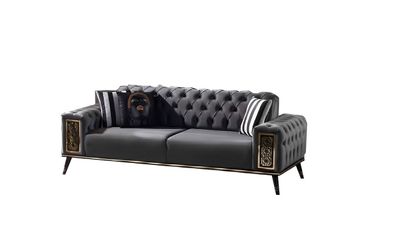 Chesterfield Schwarz-Goldener Dreisitzer Wohnzimmer Luxus 3-Sitzer Möbel