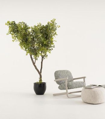 Moderner grauer Stoffsessel mit Metallgestell für Wohnzimmer