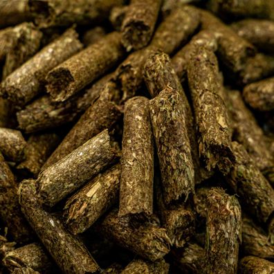 Kräuterheu Pellets Gartenmulch â?? 100% Naturpellets aus Kräuterwiesen â?? Organische