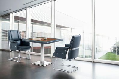 Moderner Esstisch aus MDF und Edelstahl in Holzoptik