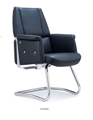 Moderner Ledersessel in Schwarz für stilvolles Wohnzimmer