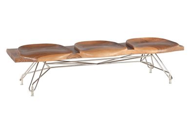 Elegante braune Holzsitzbank in zeitlosem Design für Wohnzimmer