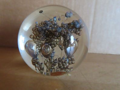 Kugel innen mit goldfarbenen Blasen Etikett Seit 1820 Handarbeit Schmetterling