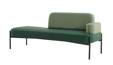 Moderne Sitzbank mit minimalistischer Rückenlehne und Armlehne