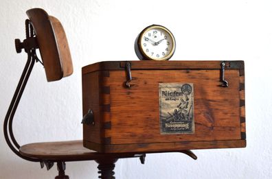 Kiste mit Deckel Truhe Antik Industrie Design Holz Alt Fabrik Vintage Shabby Loft