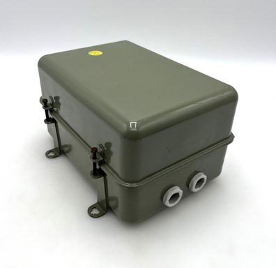 Rathgeber EE250 Transformator 220 V auf 12 V - 320 VA Trafo im Wandgehäuse T9/212