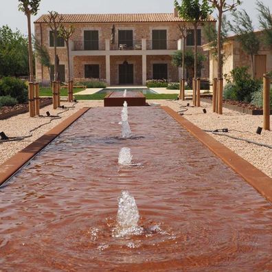 ADEZZ Wassertisch CB7 Cortenstahl - wetterfest, langlebig und ideal für stilvolle