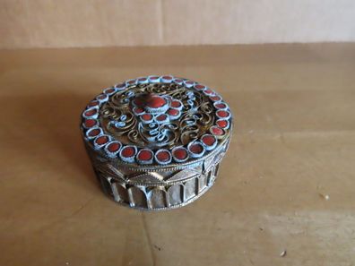 kleine runde Schäle Döschen Messing mit roten Stein Verzierungen