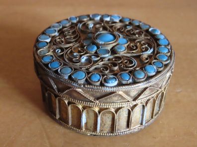 kleine Schäle Döschen rund Messing mit blauen Steinen Verzierungen