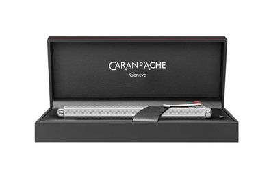 Caran d’Ache Füllfederhalter Ecridor Damier Silbergrau | Sonderedition