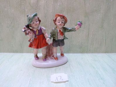 Gräfenthal Hand Painted Thüringen Carl Scheidig Nr 9342 Pärchen mit Hund ca 11,5cm