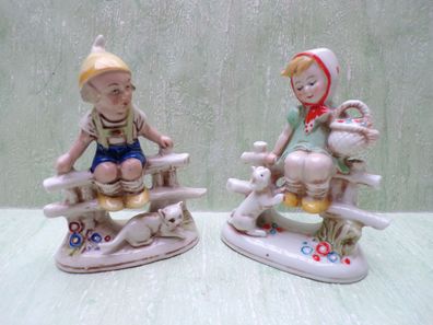 2x Porzellan Figuren Kinder Paar Junge Mädchen Gartenzaun Katze Germany Foreign